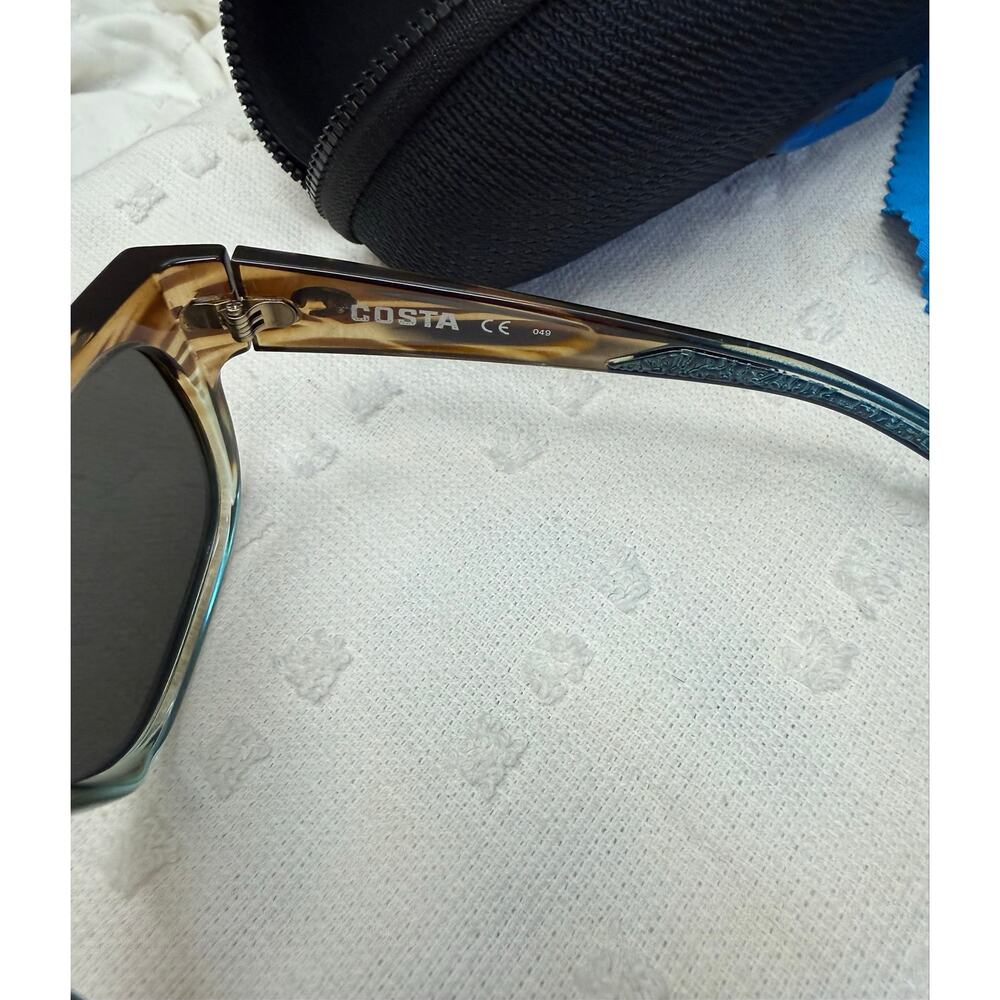 Costa Waterwoman 580P Polarized Sunglasses | Tortoise Blue Fade | Like New - Picture 8 of 11